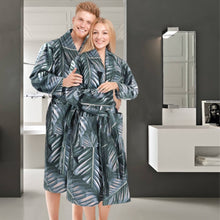 Afbeelding in Gallery-weergave laden, Floraya - Badjas Serene - Blauw - Diverse Maten - Unisex - 100% katoen