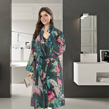 Afbeelding in Gallery-weergave laden, Floraya - Badjas Blossom - Groen - Diverse Maten - Unisex - 100% katoen